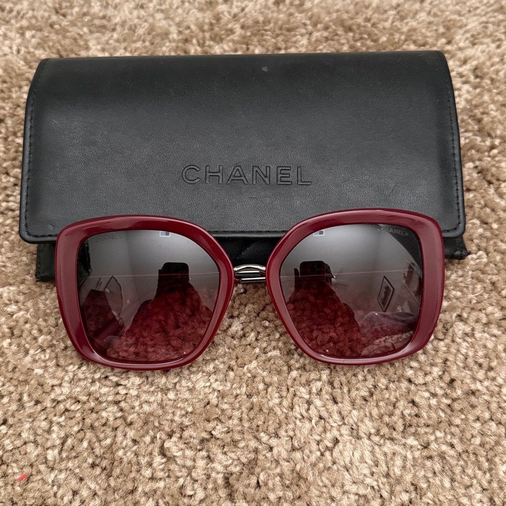 CHANEL Burgundy Sunglasses with Black Case